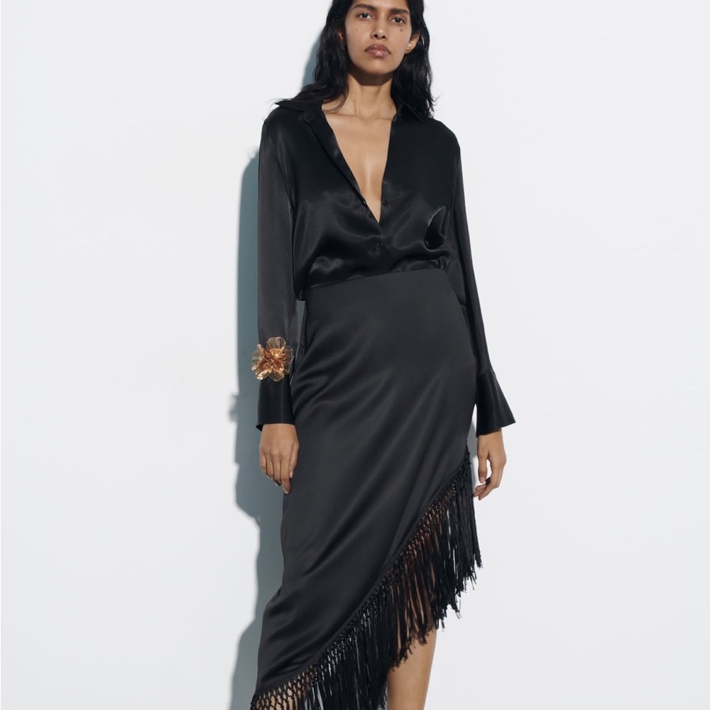 Zara fringes satin effect skirt